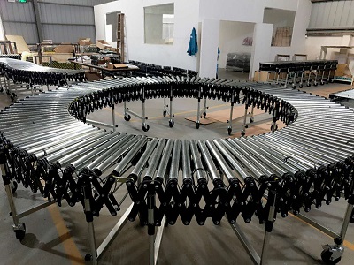 Powered flexible conveyor